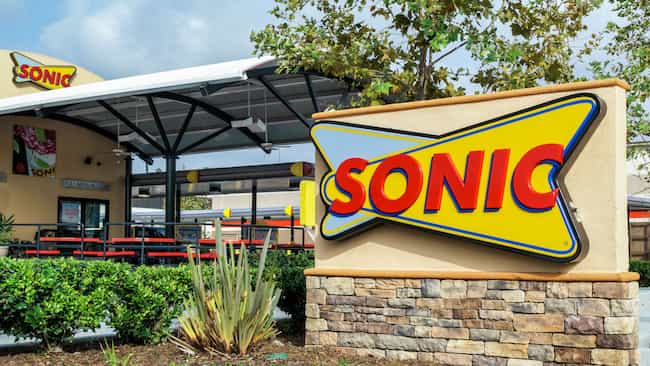 what time does sonic serve lunch