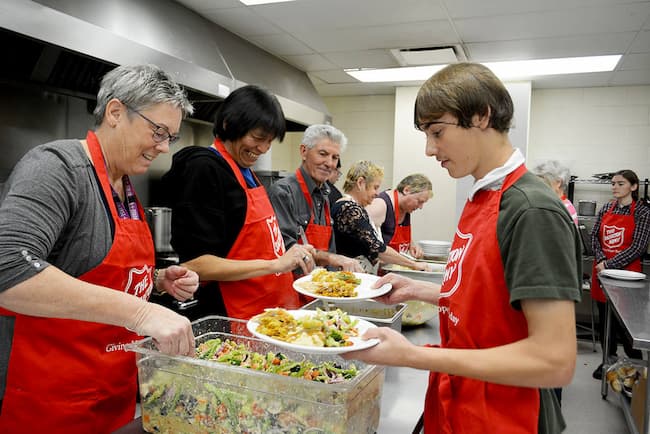 salvation army lunch hours of operation