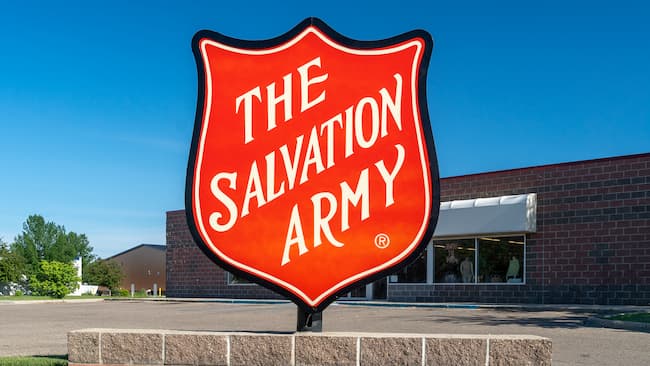 salvation army lunch hours
