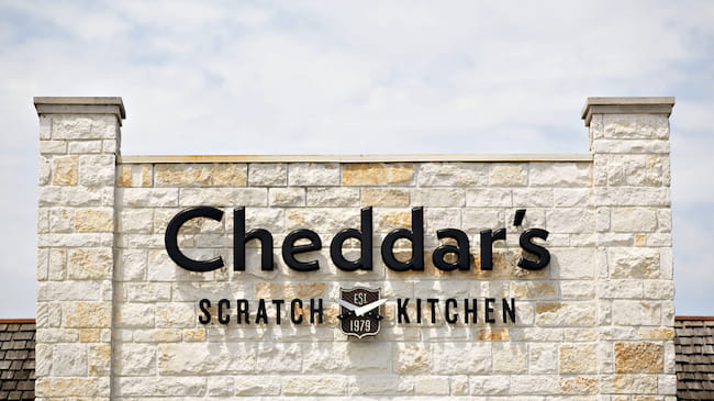 cheddar's lunch time hours