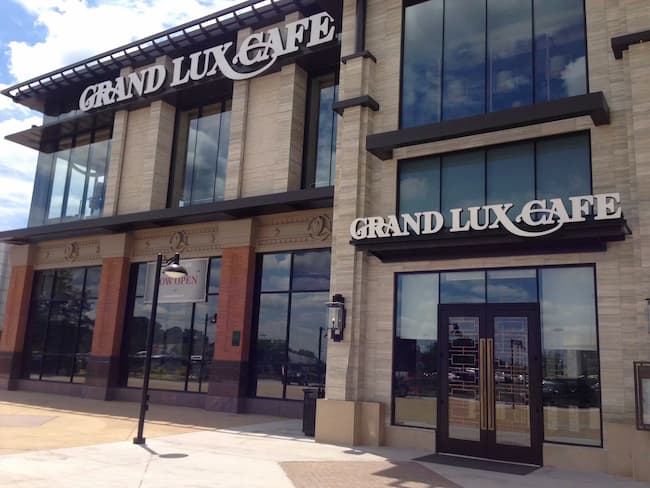 grand lux lunch hours