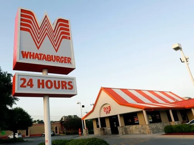 whataburger breakfast hours of operation