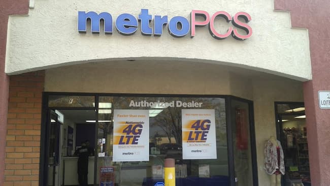  what time does metropcs close