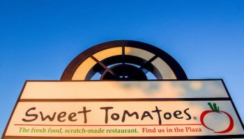 sweet tomatoes lunch hours