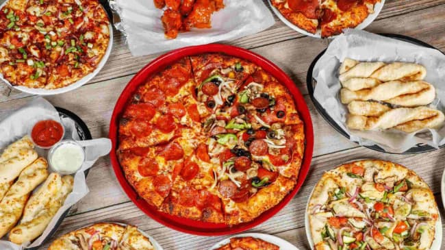  round table pizza menu prices 